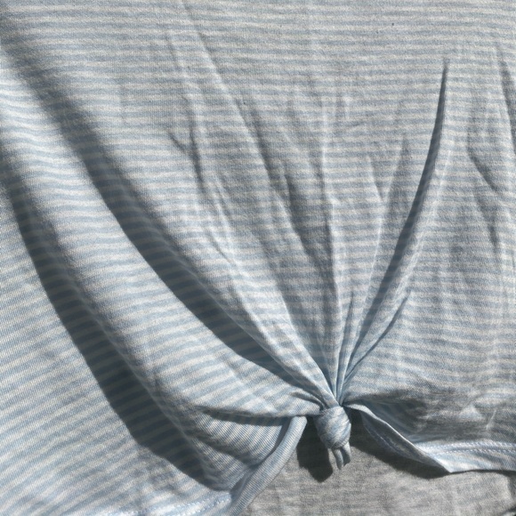 Blue and white striped crop top - Picture 2 of 6